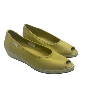 Keen Yellow Canvas Peep Toe Wedge Pumps Womens Size 9 Espadrille Style FLAW